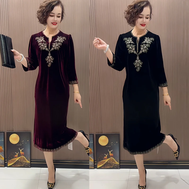 高端气质妈妈春秋新款洋气绣花连衣裙宽松大码显瘦中老年丝绒长裙