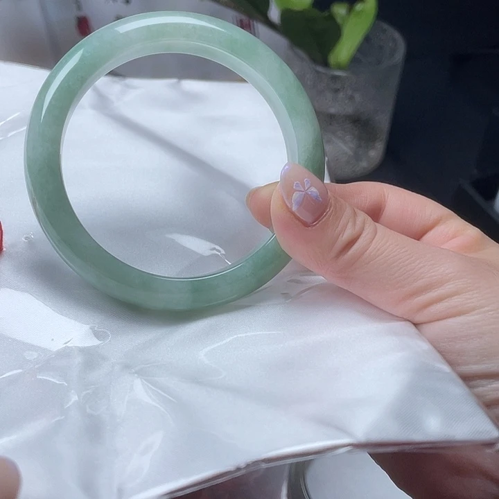 未镶嵌手镯翡翠正圈