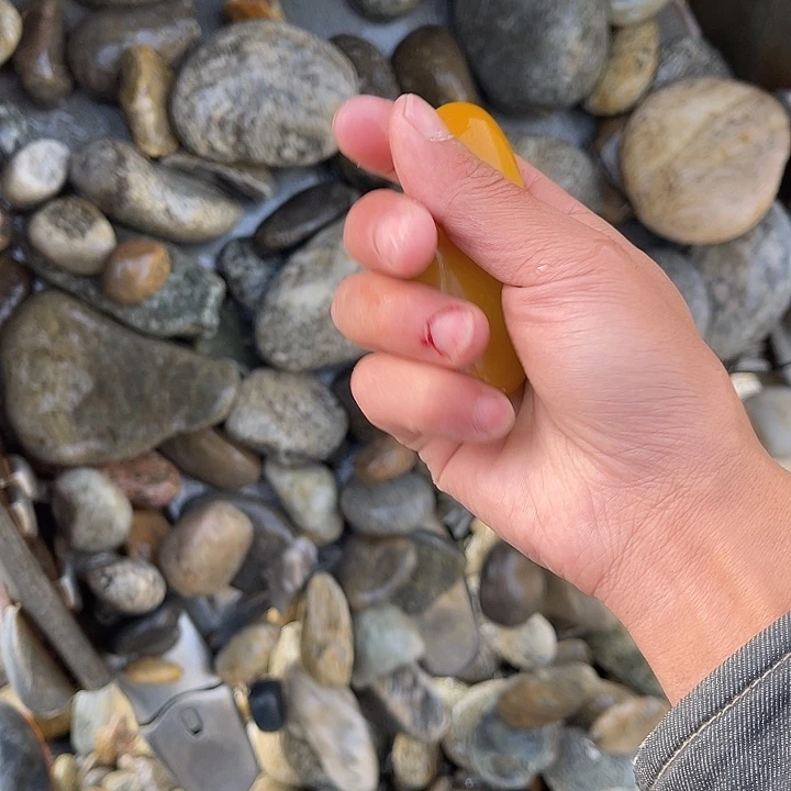 未镶嵌和田玉（糖玉）珠宝奇石