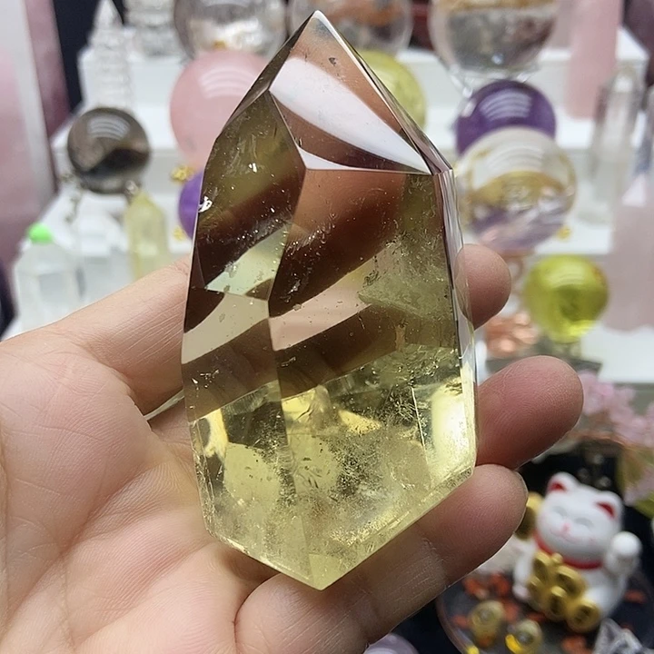 水晶摆件未镶嵌黄水晶六角柱