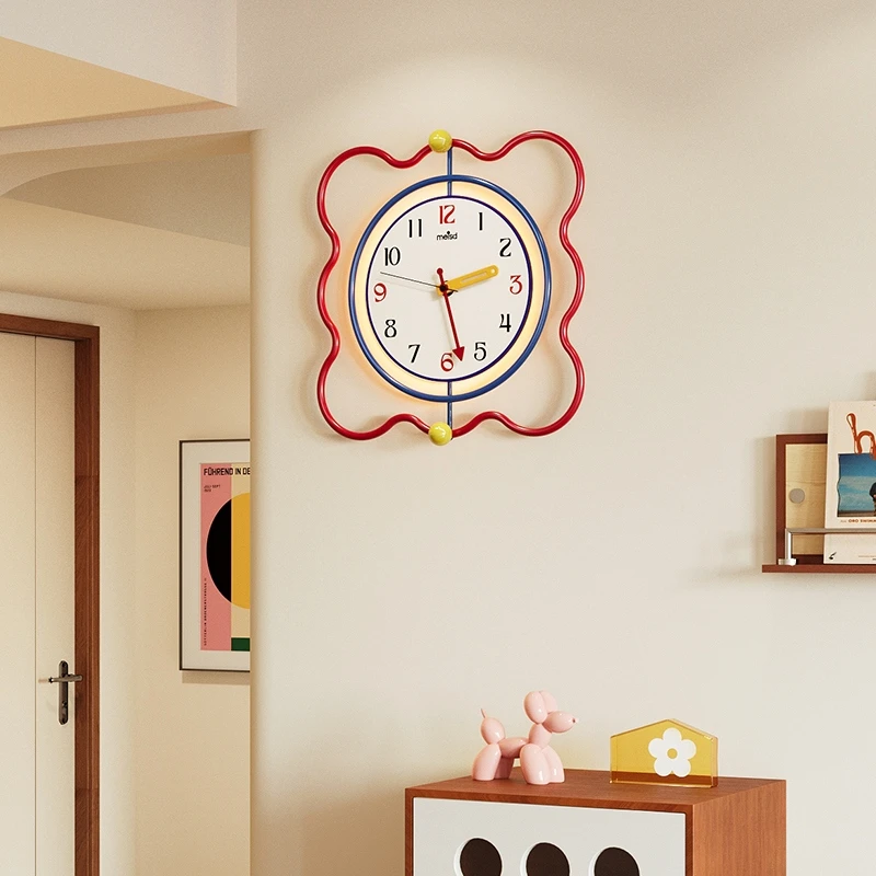 美世达钟表客厅挂钟2025新款孟菲斯创意网红时钟艺术高级感墙挂表