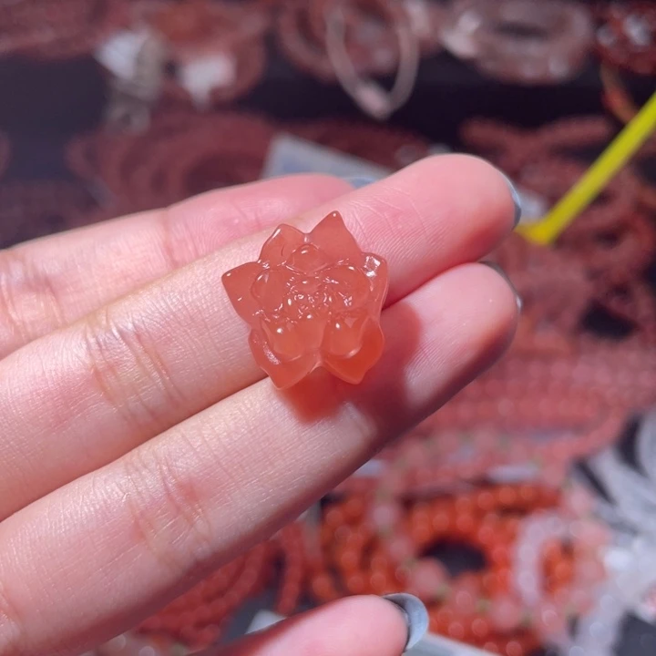 南红玛瑙未镶嵌莲花1344