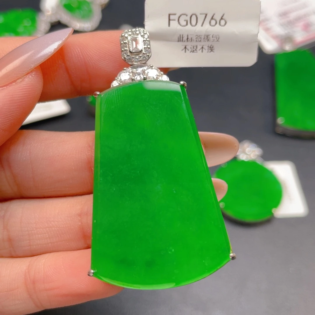 【闪购商品】颈饰银S925镶嵌翡翠L****v翡翠