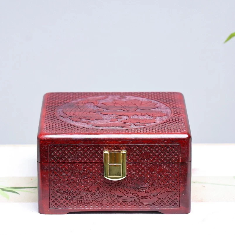 【八闽紫檀博物馆】满雕年年有余饰品盒