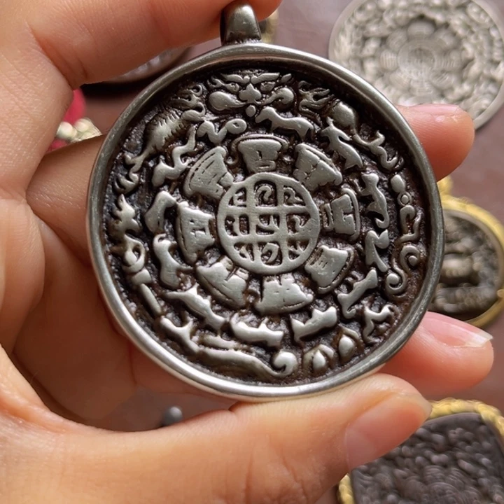 颈饰琉璃M***ù喜欢的朋友