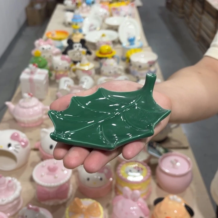 瓷片我在外面吃饭呢你在