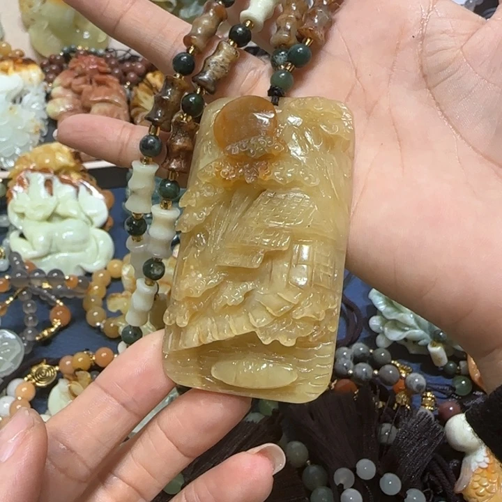 蛇纹石玉吊坠合金