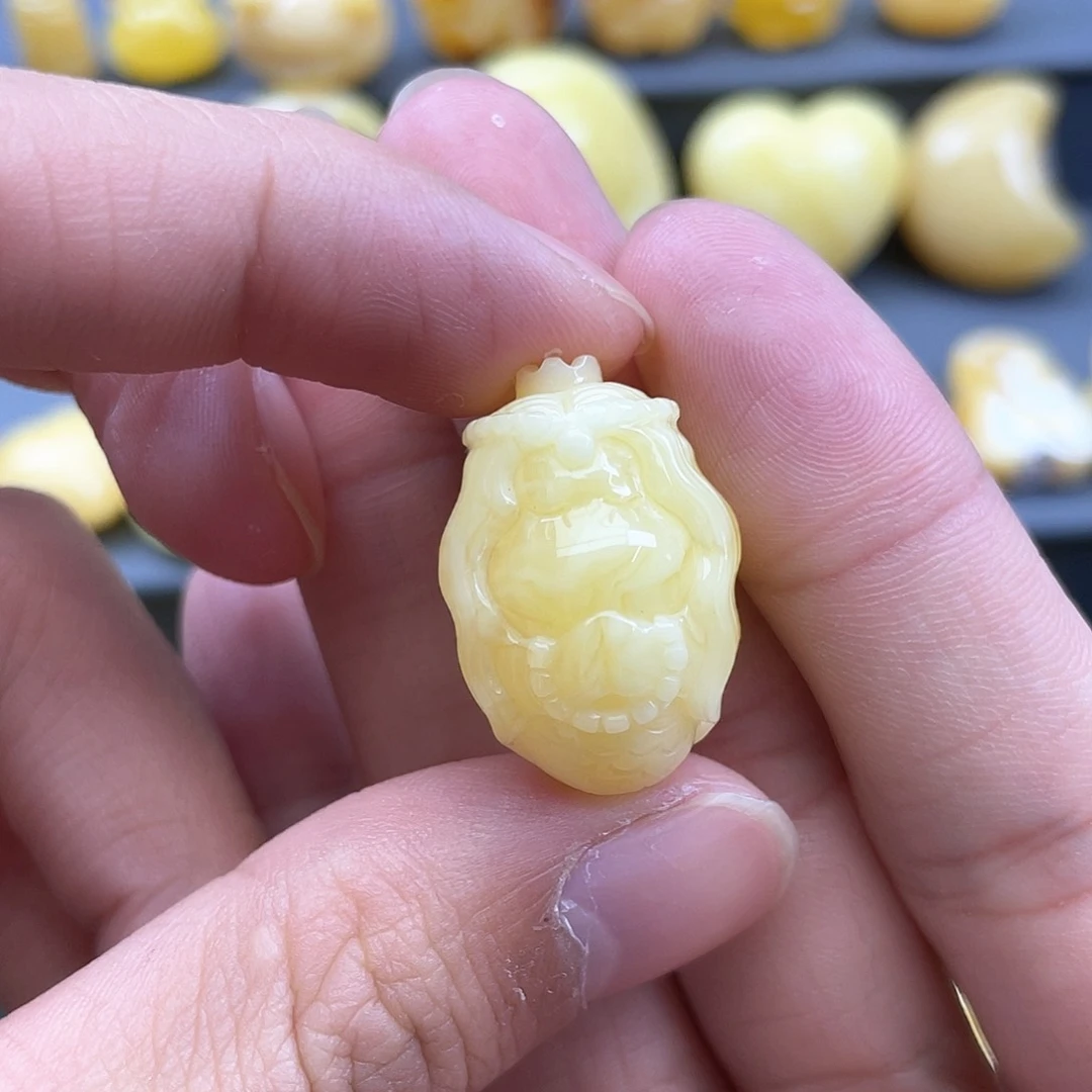 琥珀裸石未镶嵌蜜蜡