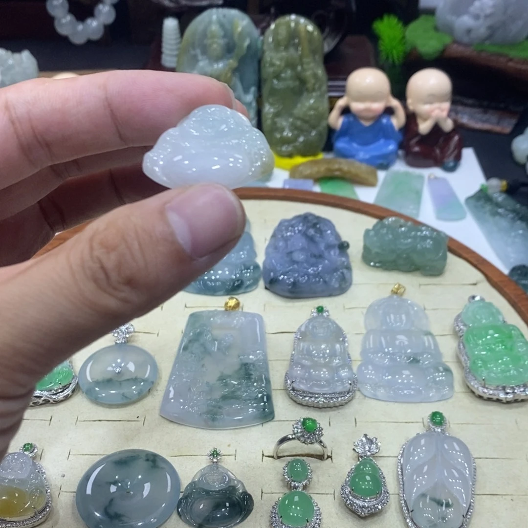 翡翠未镶嵌吊坠(不含链)佛公