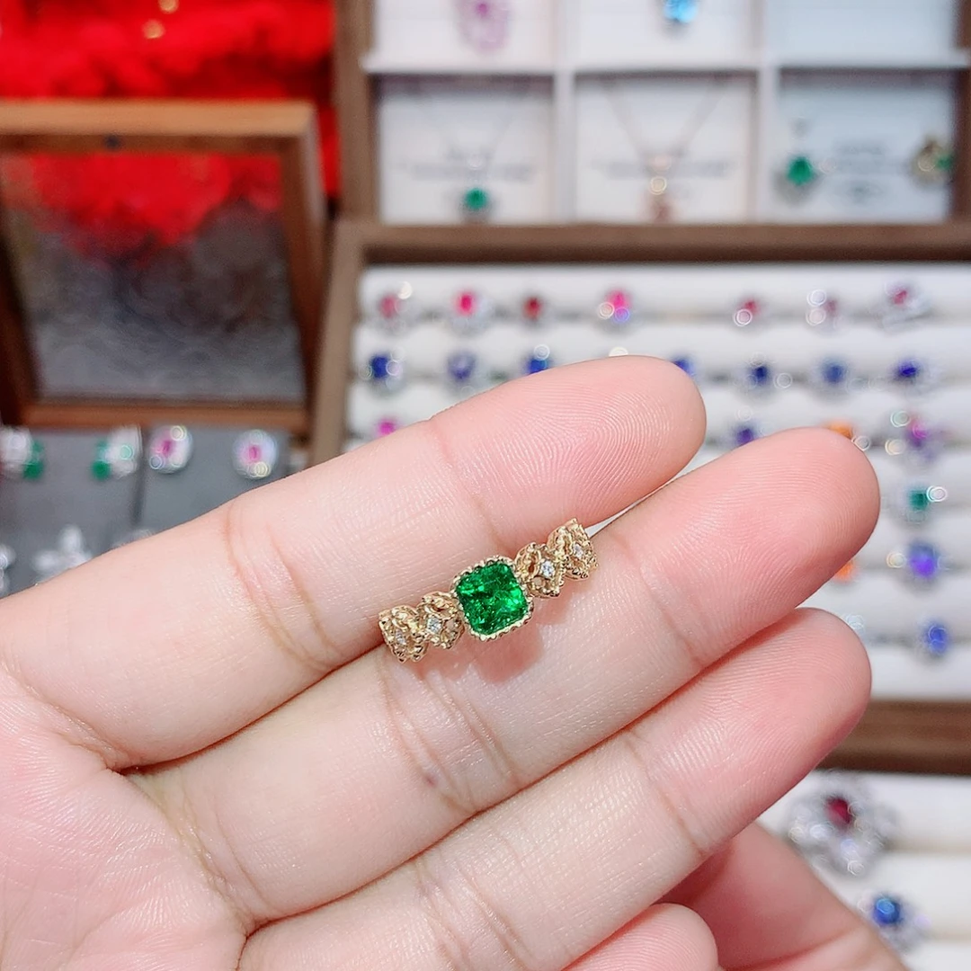 戒指18K金镶嵌石榴石（沙弗莱）0.99ct/七天无理由
