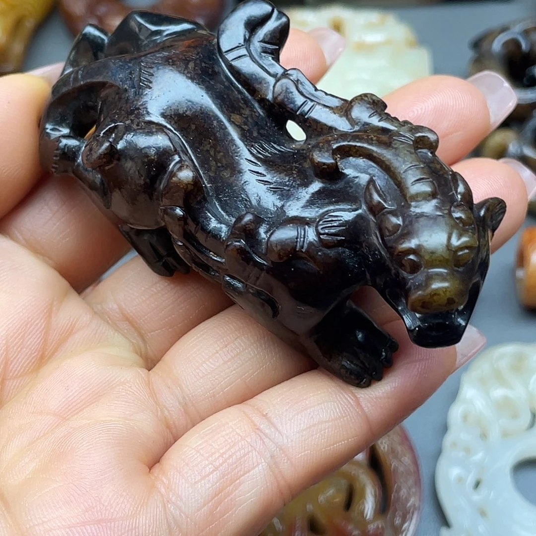 用***5和田玉未镶嵌颈饰