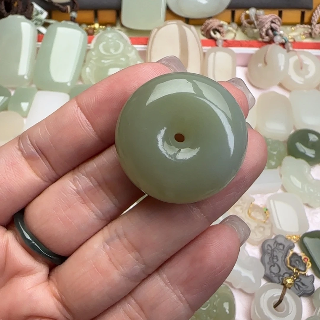鱼***和田玉未镶嵌颈饰