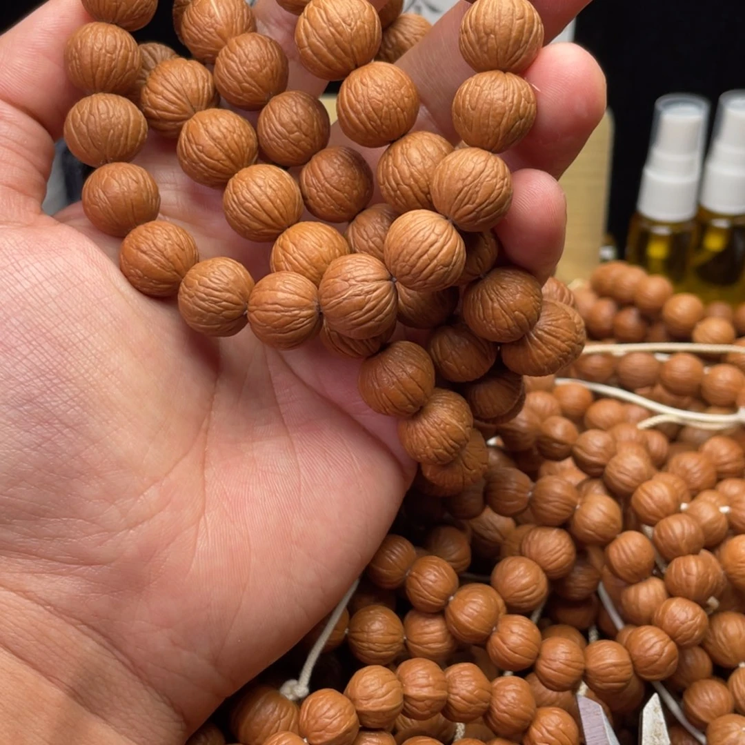 猴头核桃吊坠凤羽