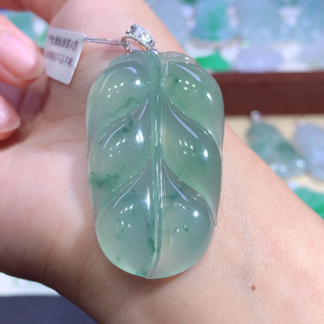 颈饰18K金镶嵌翡翠翡翠