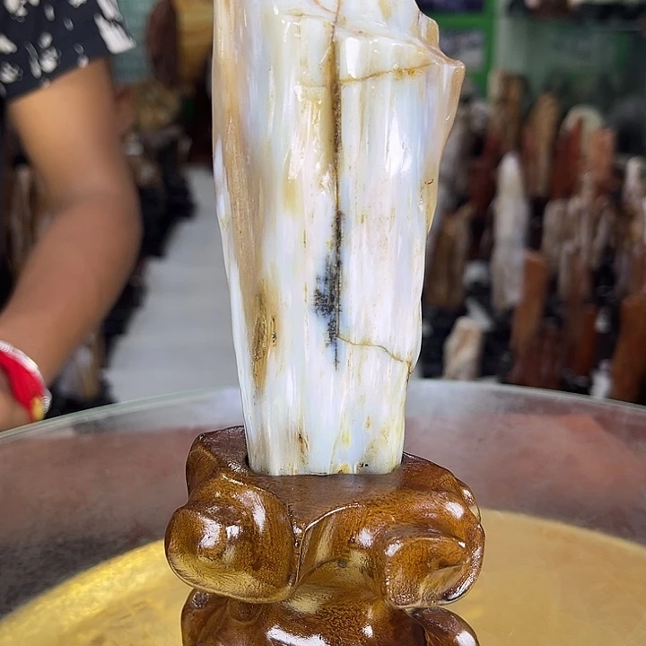 未镶嵌珠宝奇石硅化玉