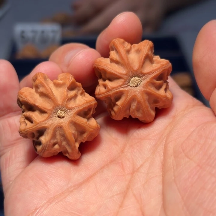 把件文玩核桃八棱6708