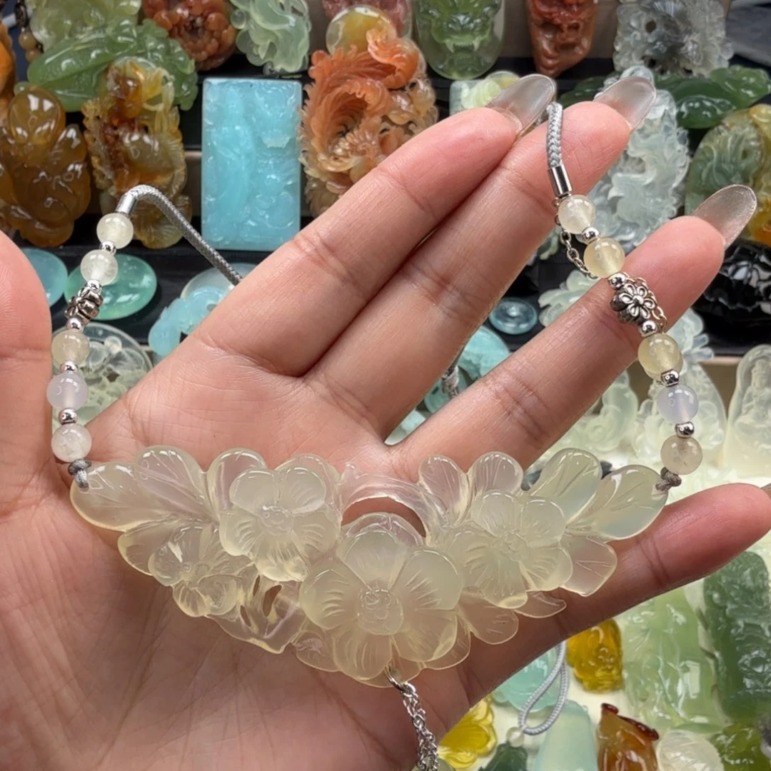 岫玉未镶嵌颈饰岫玉梅花