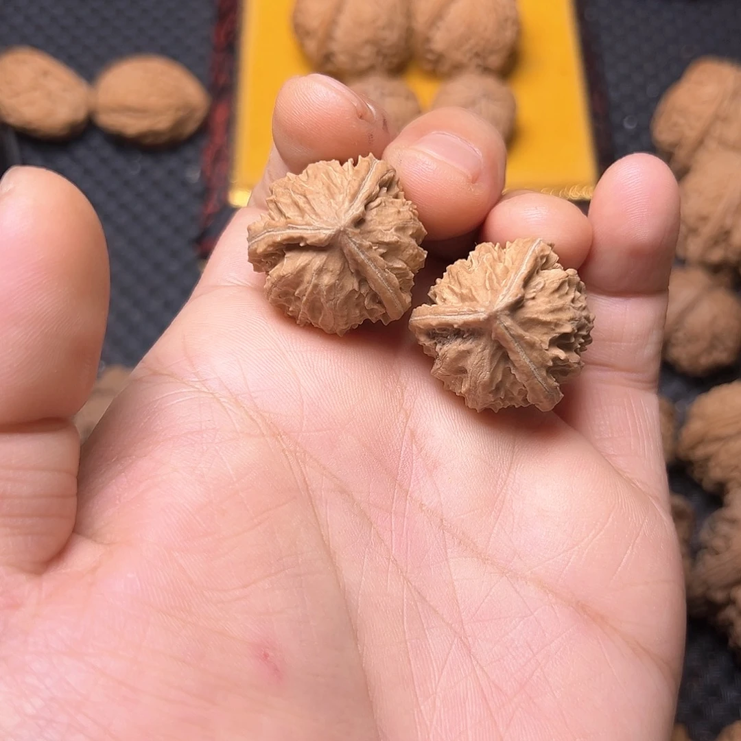 吊坠文玩核桃正奔三棱