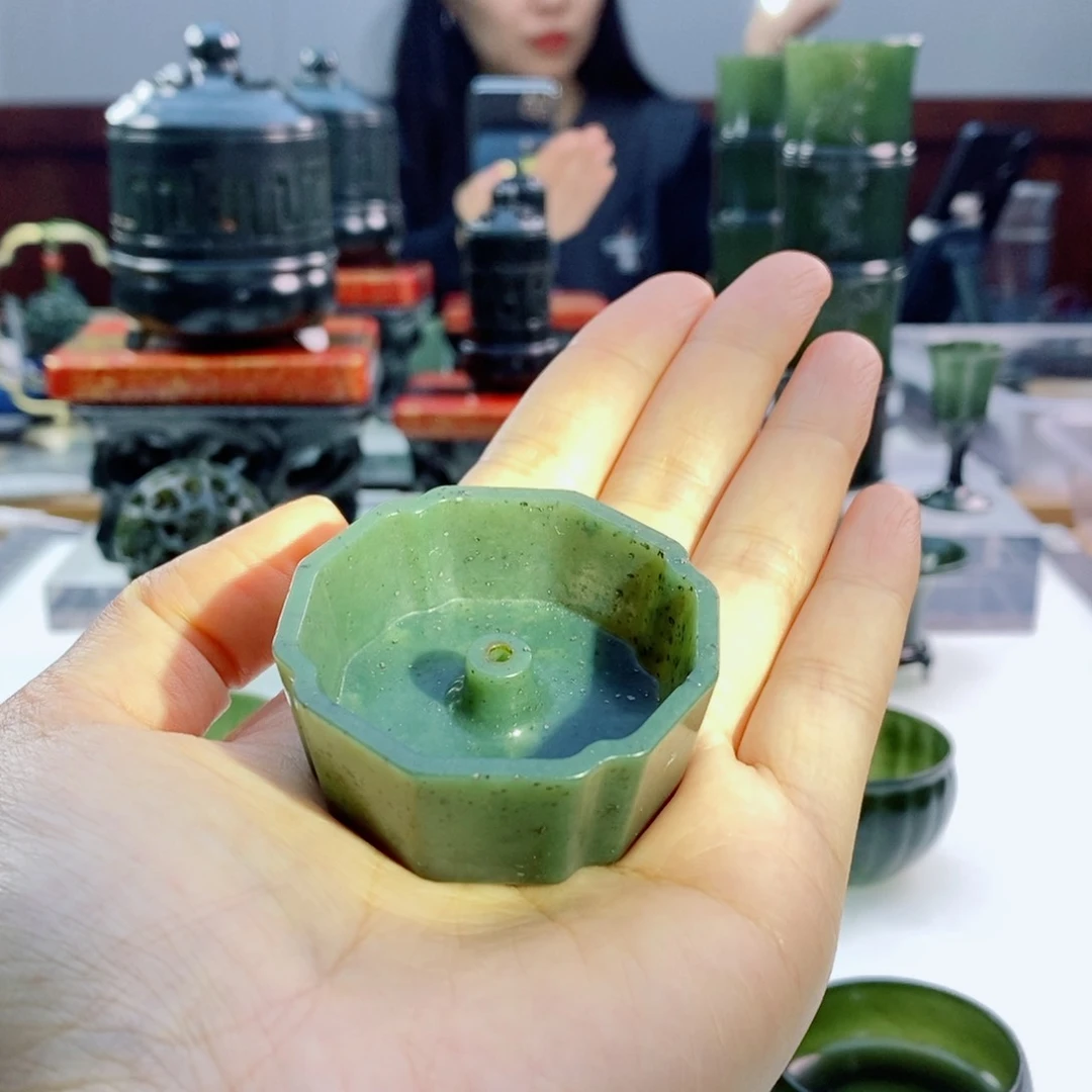 未镶嵌和田玉摆件