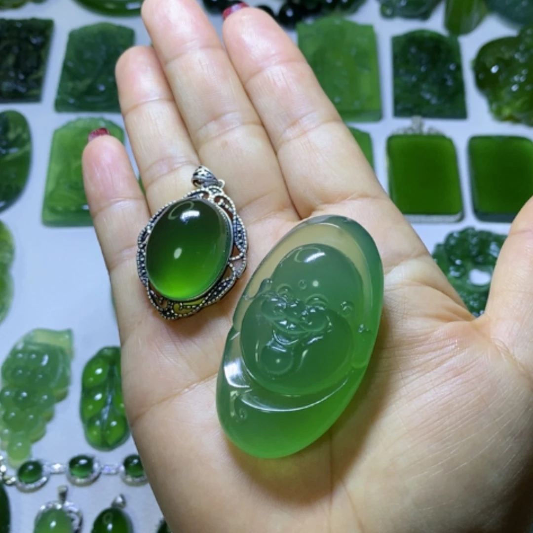 【闪购商品】蛇纹石玉颈饰未镶嵌小**脉