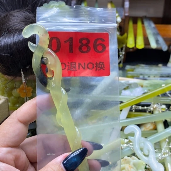 深***侧未镶嵌蛇纹石玉发簪