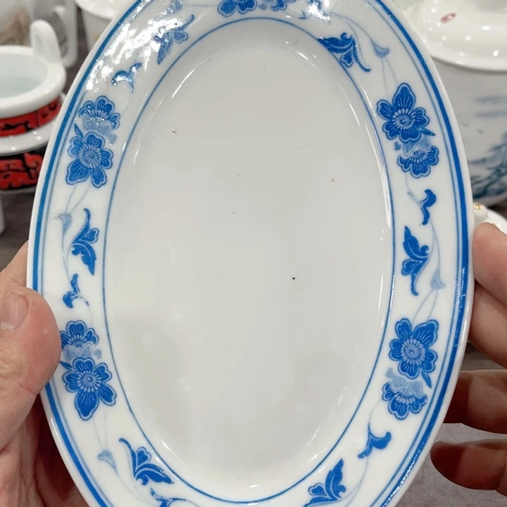 壶釉下五彩的瓷器和瓷器