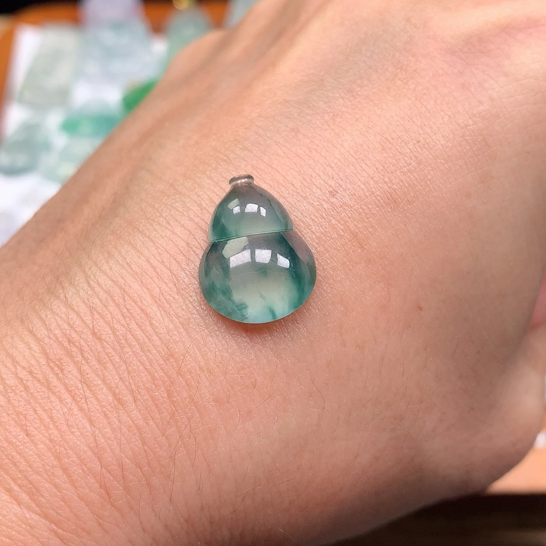 颈饰未镶嵌翡翠天然缅甸A货翡翠冰种葫芦