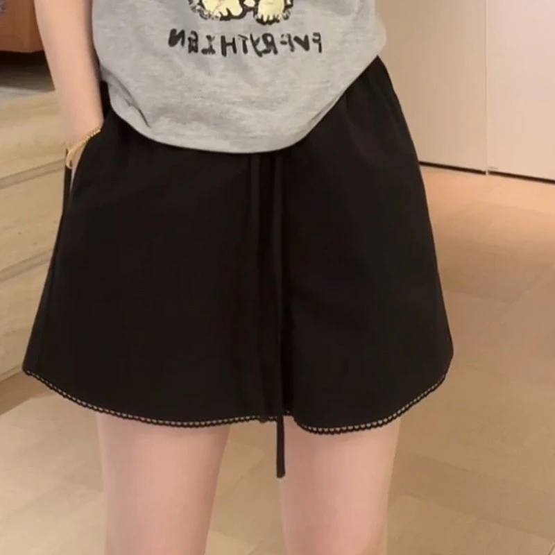 休闲时尚短裤2025新款夏季显瘦时尚蕾丝拼接休闲舒适慵懒百搭神裤