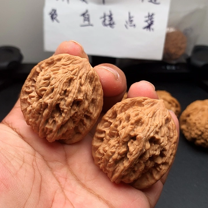 文玩核桃吊坠40虎头