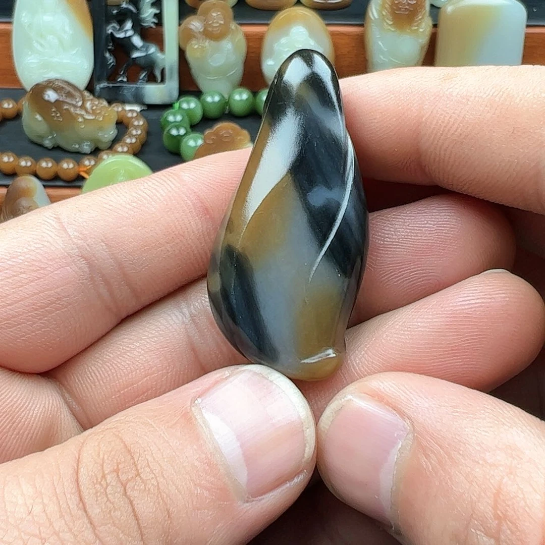 和田玉（糖玉）颈饰未镶嵌古*亮