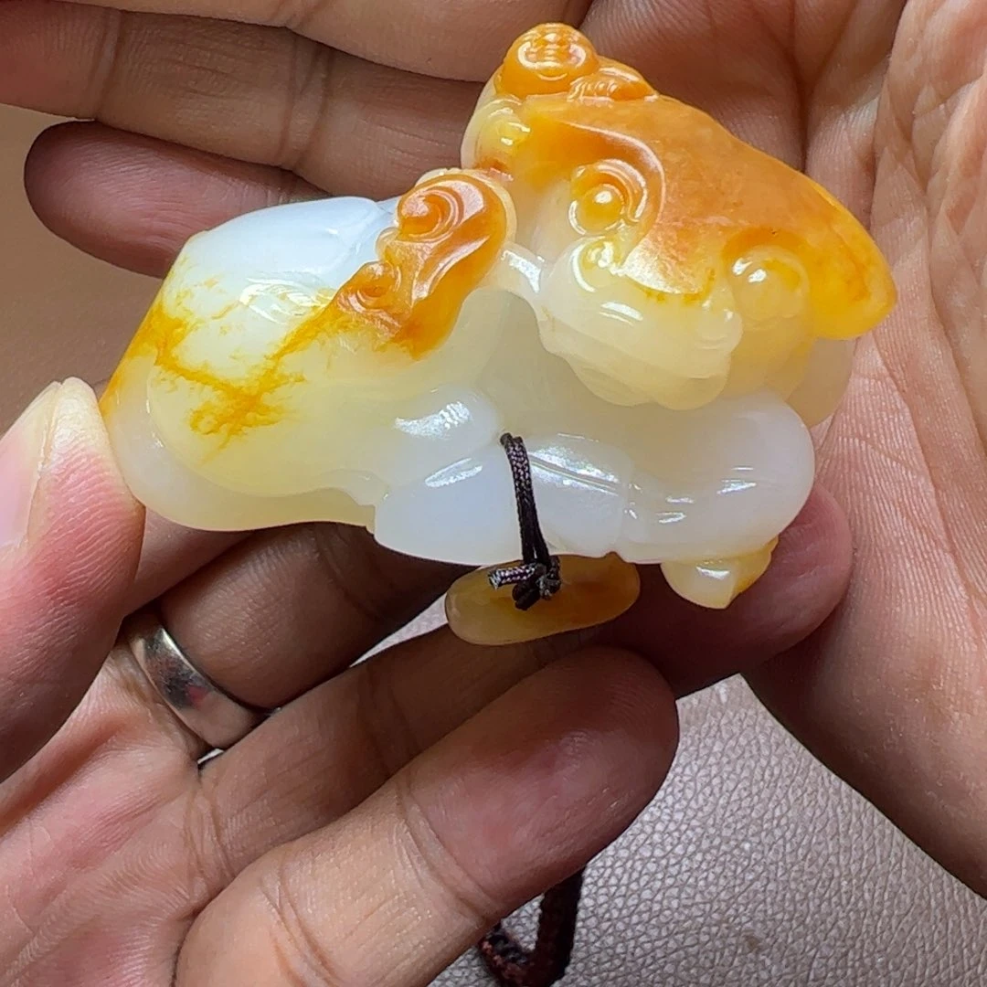 吊坠(不含链)未镶嵌和田玉方*