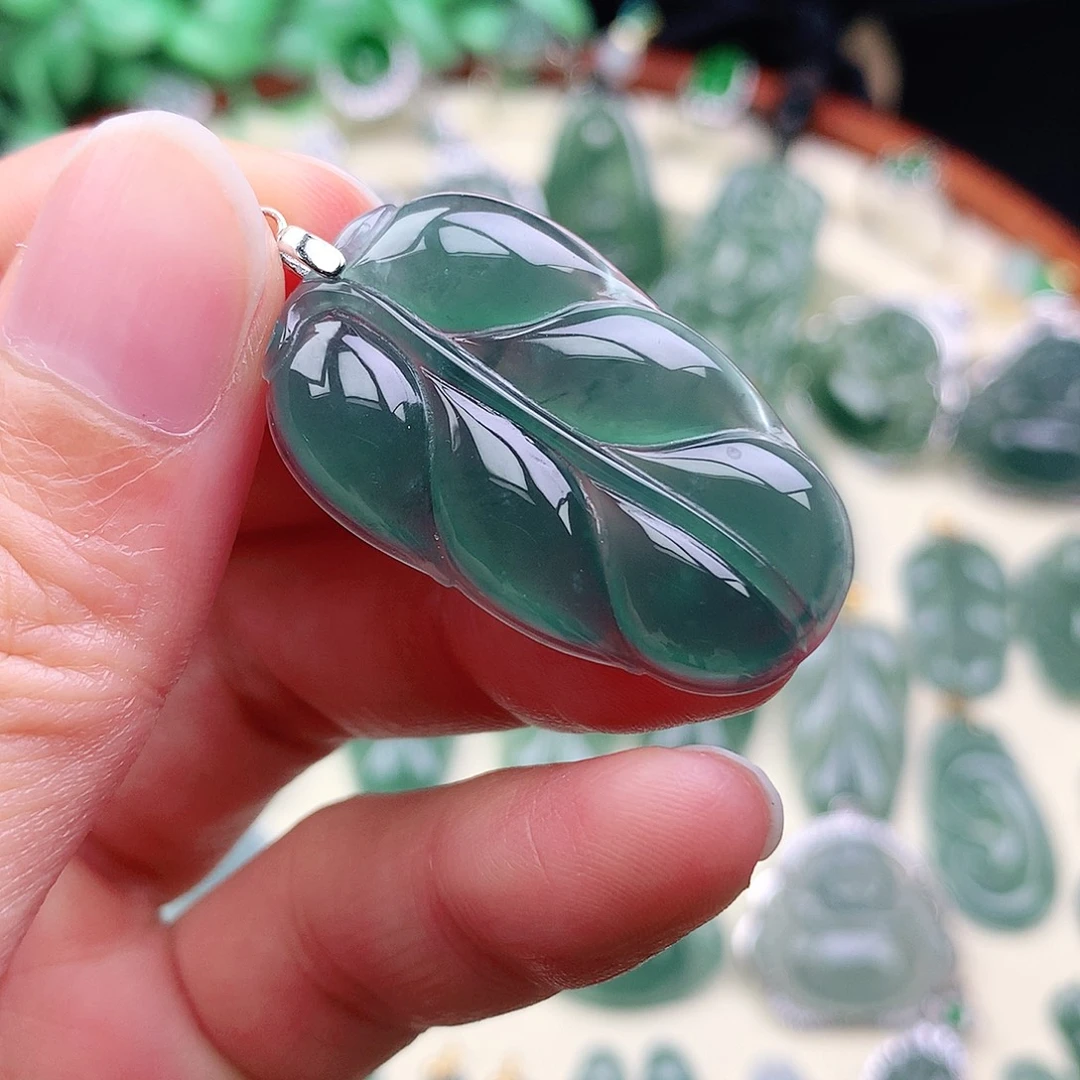 颈饰未镶嵌翡翠吊坠