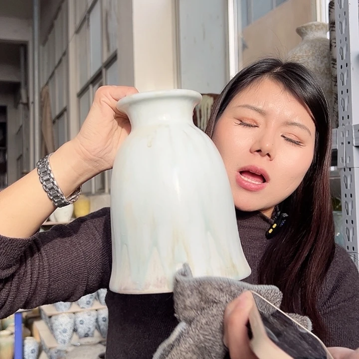 景德镇陶瓷花瓶工厂