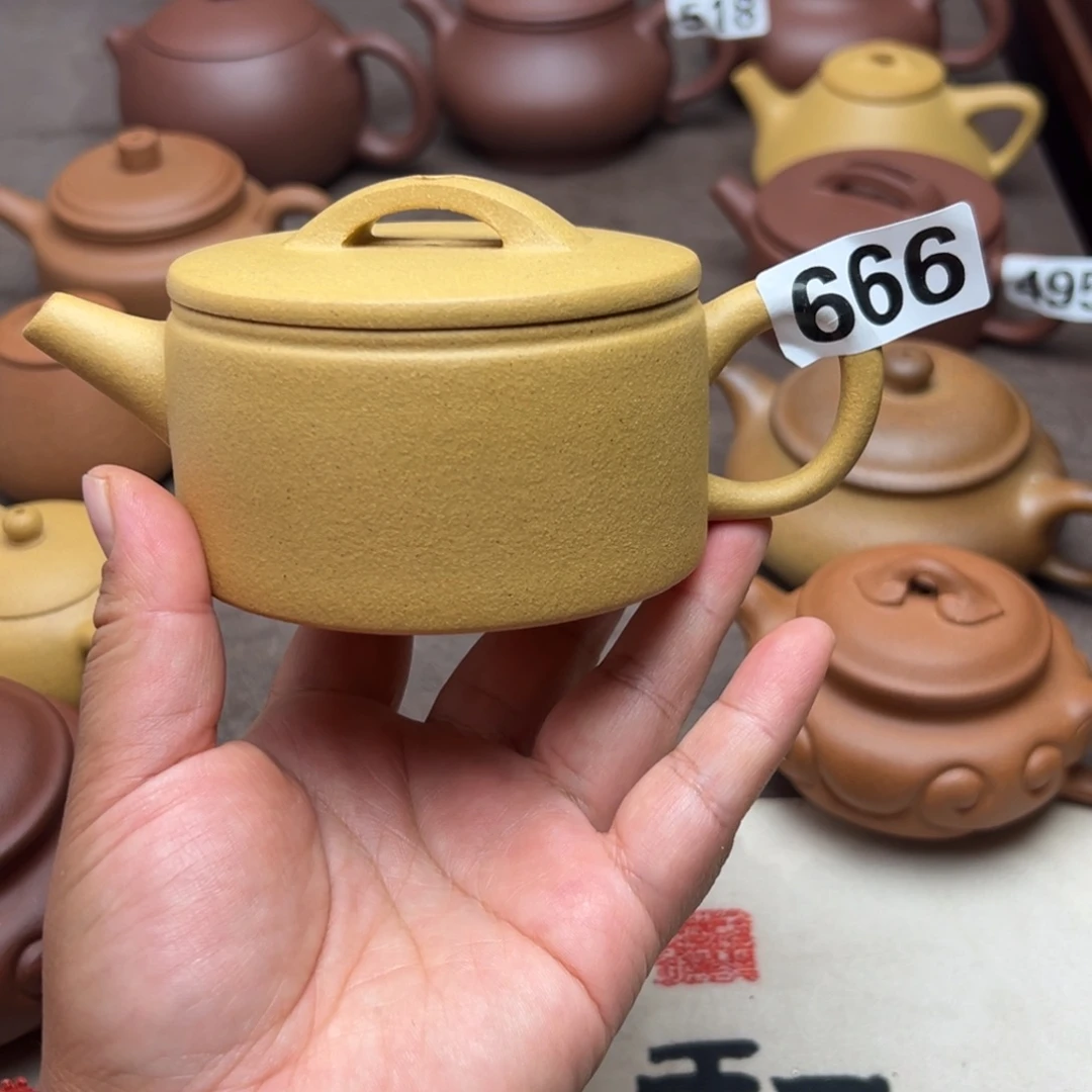 茶壶紫砂黄金段半手工210cc左右瑕疵