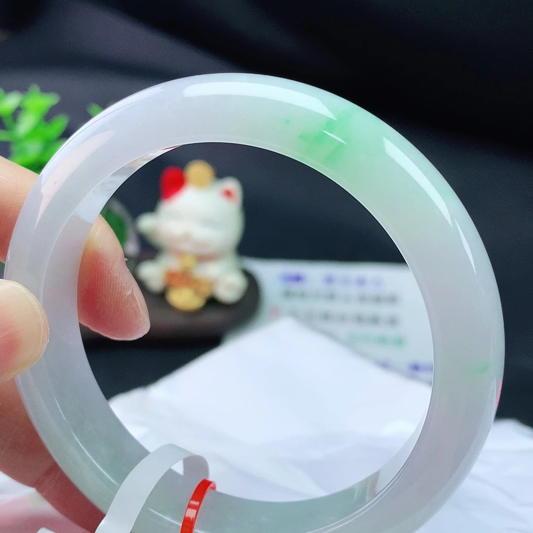 翡翠手镯未镶嵌58圈