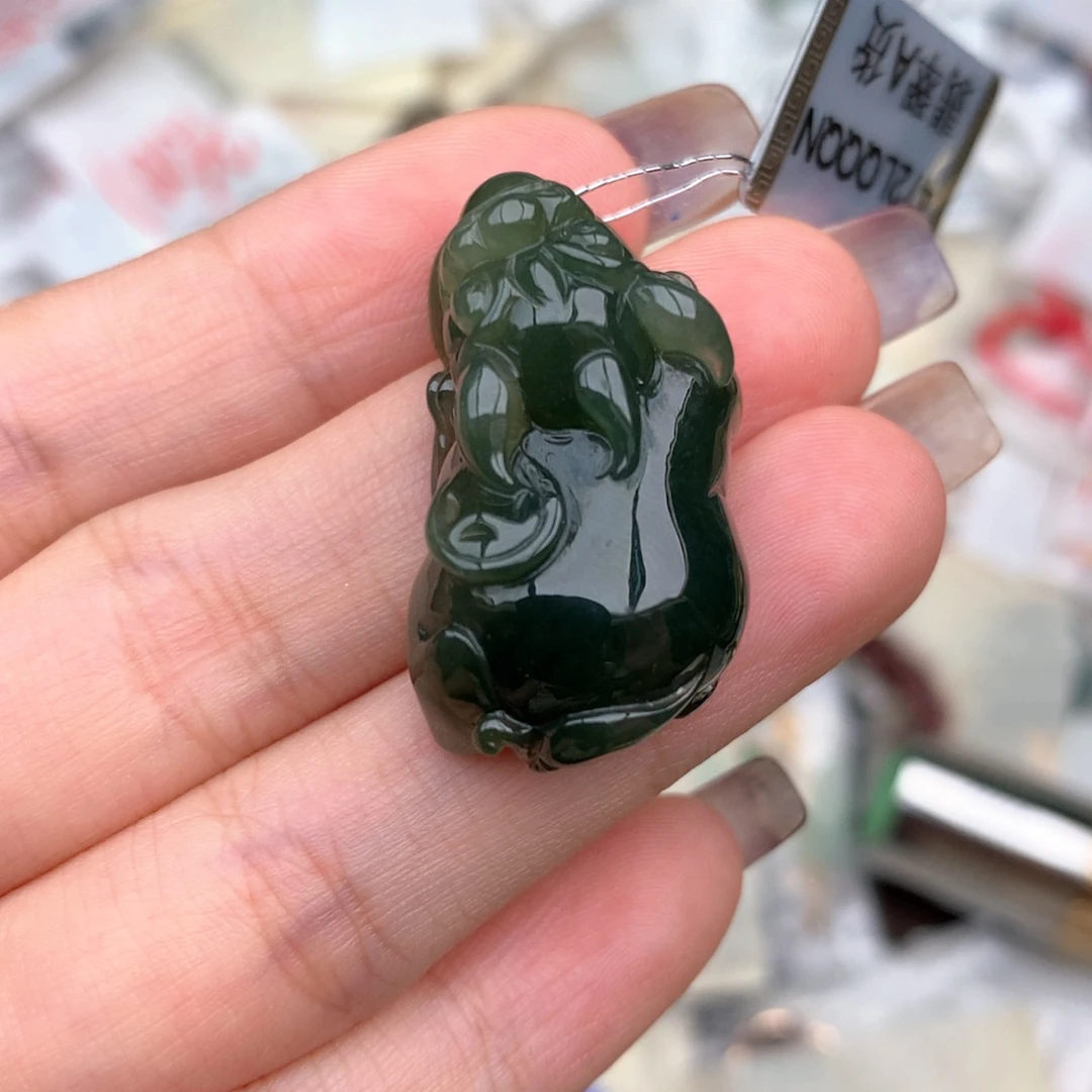 未镶嵌挂件翡翠….