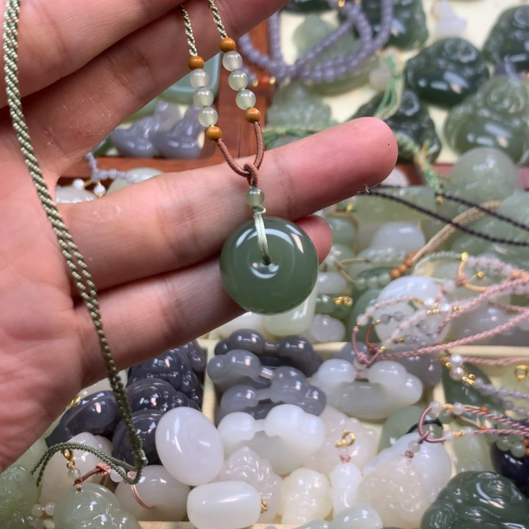 【闪购商品】颈饰未镶嵌和田玉