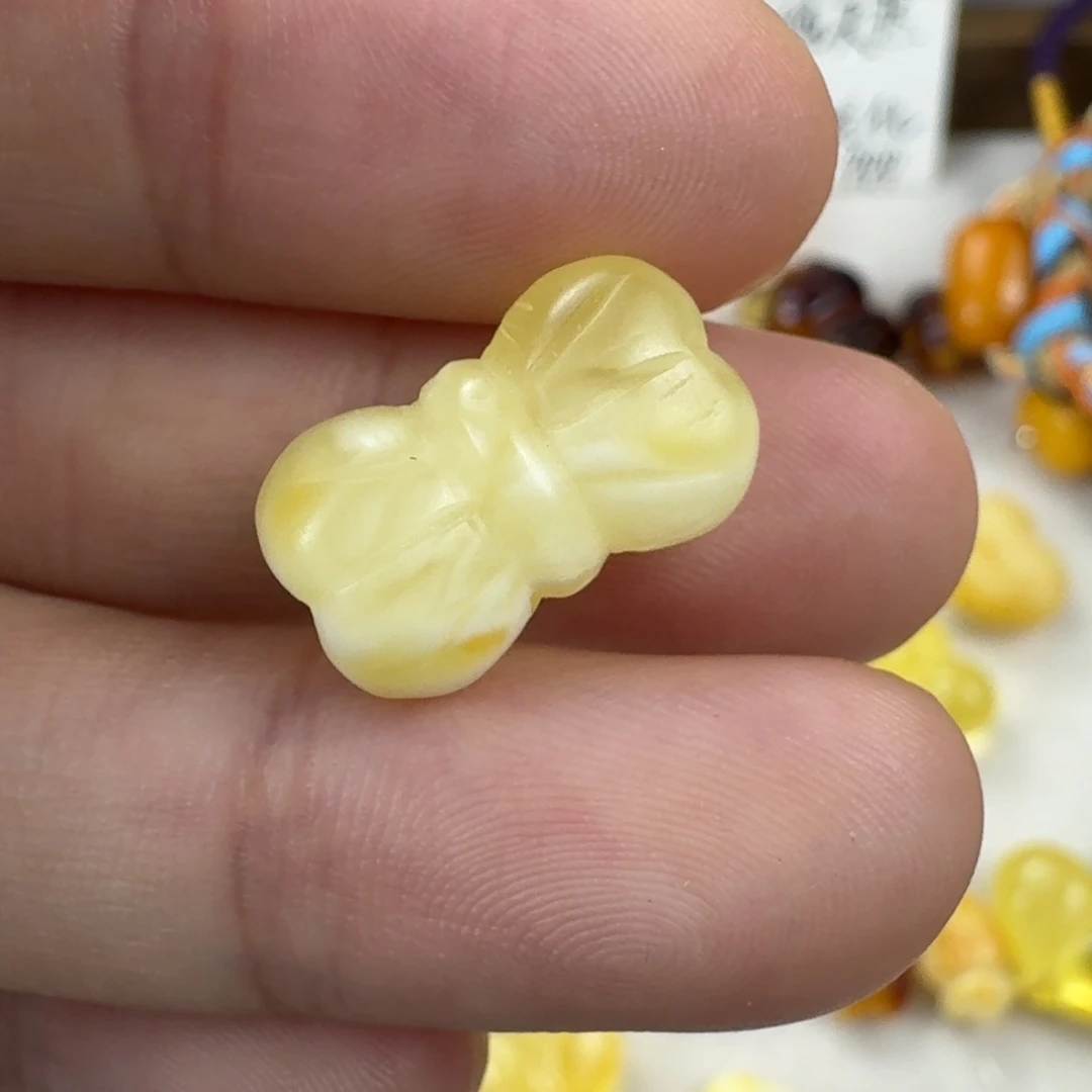 蜜蜡未镶嵌珠宝奇石全品 17.3×10.6×7.8mm