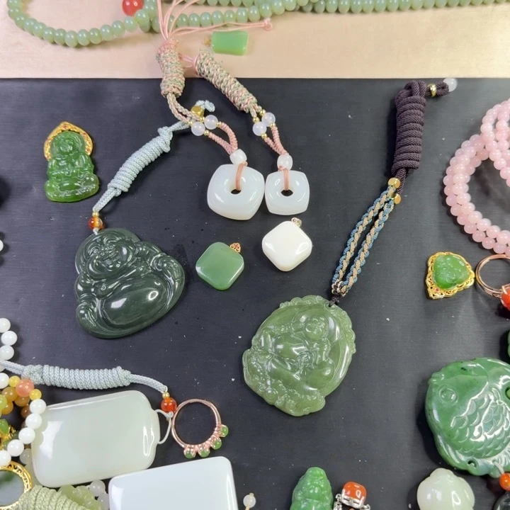 金***秋和田玉未镶嵌手镯