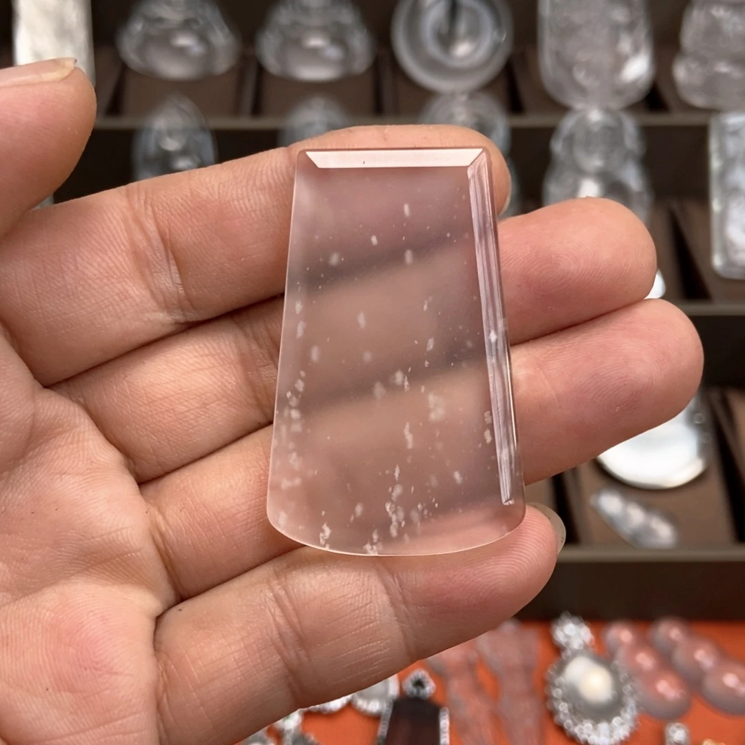 石英质玉未镶嵌颈饰
