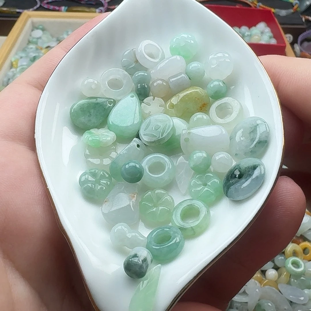 董***头翡翠挂件未镶嵌翡翠