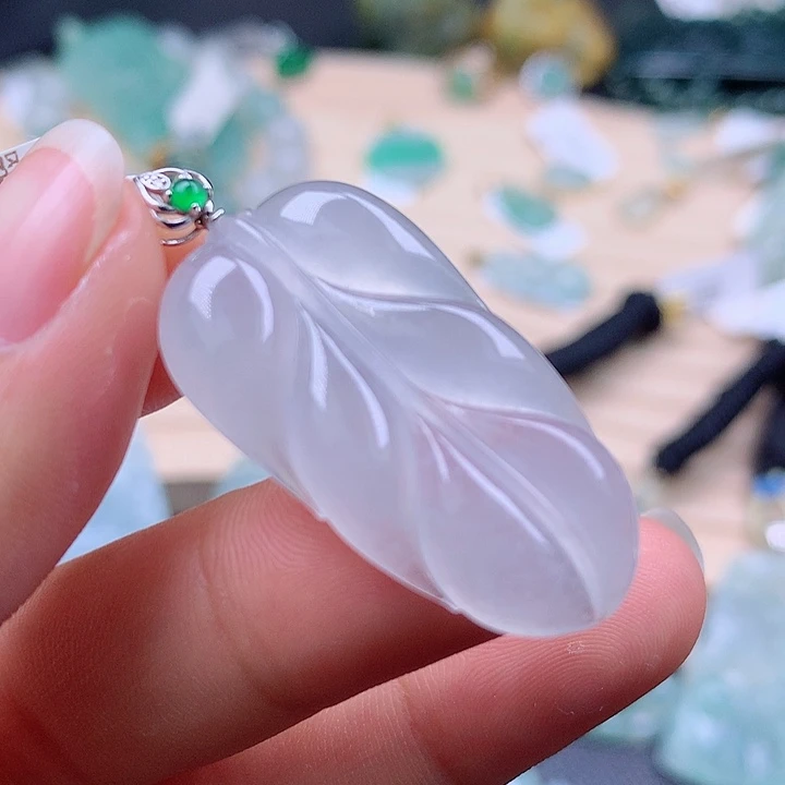 【闪购商品】翡翠颈饰18K金镶嵌翡翠吊坠