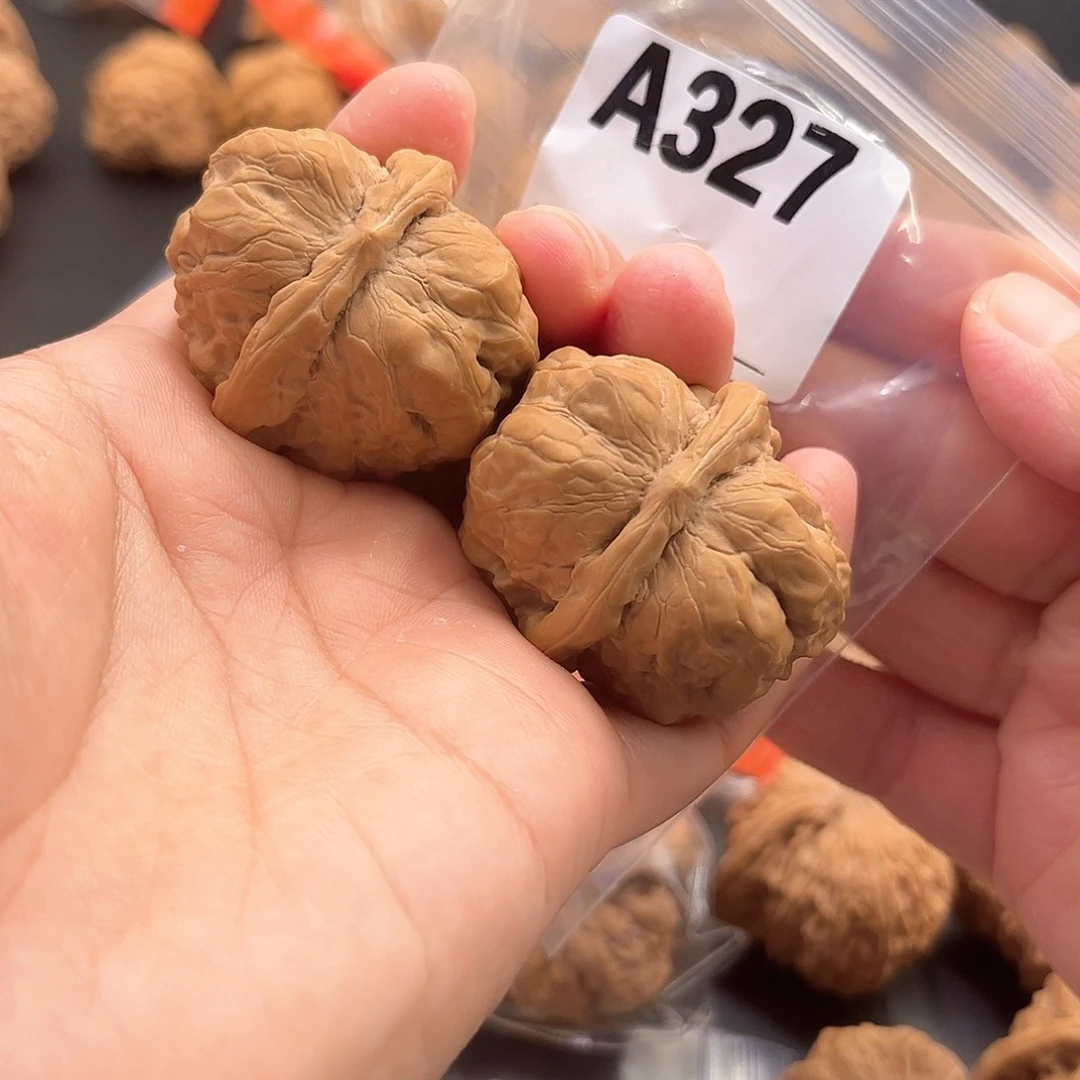麒***麒文玩核桃把件蛙蛙精品36度39