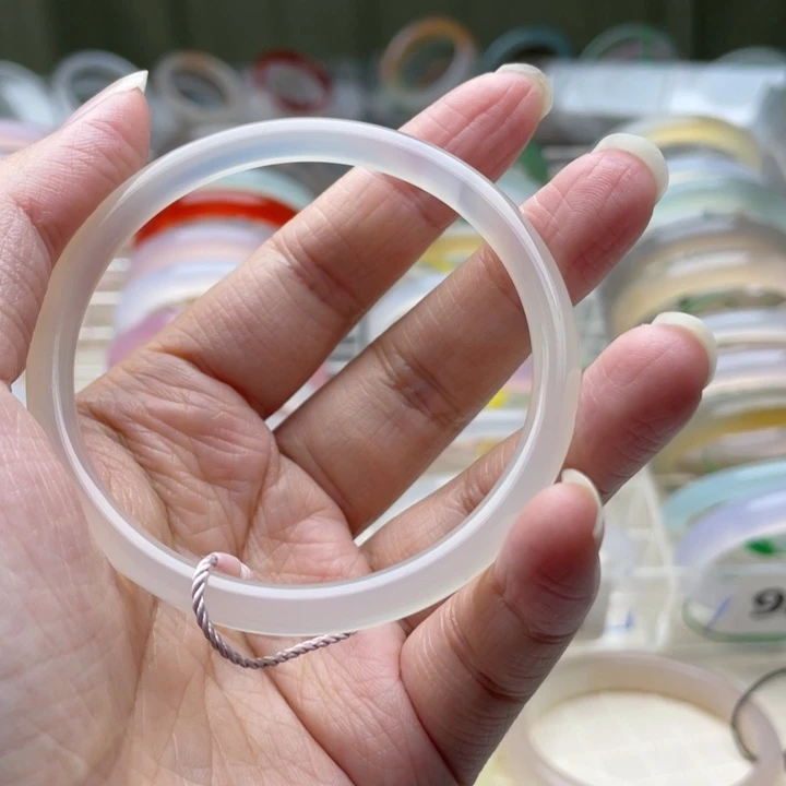 玛瑙/玉髓未镶嵌手镯56圈口