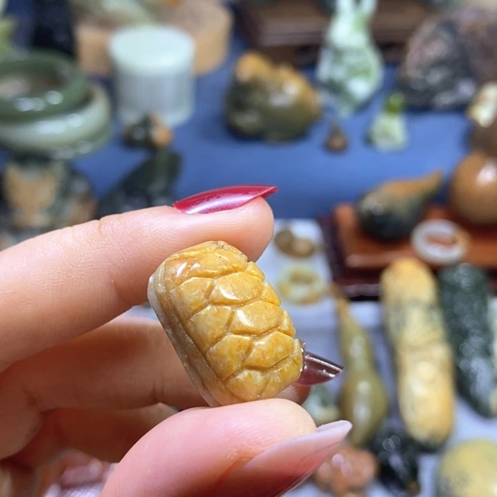 岫岩河磨玉（透闪石质玉）未镶嵌挂件
