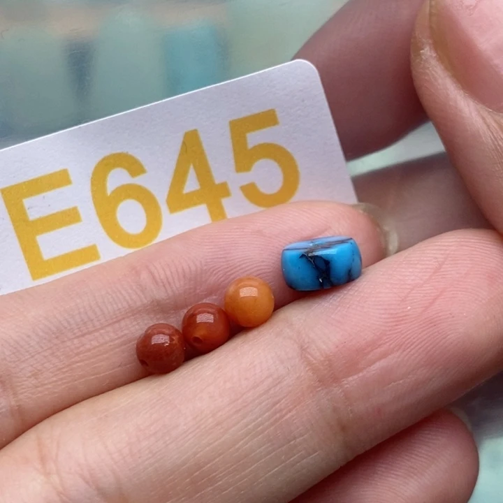 南红玛瑙未镶嵌珠宝奇石作*