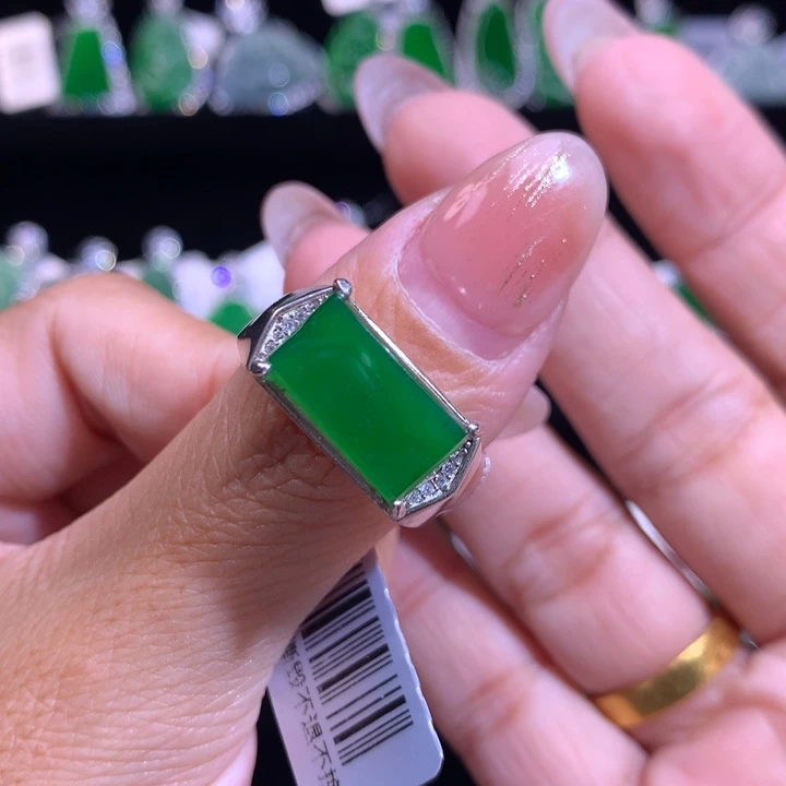 【闪购商品】银S925镶嵌戒指翡翠