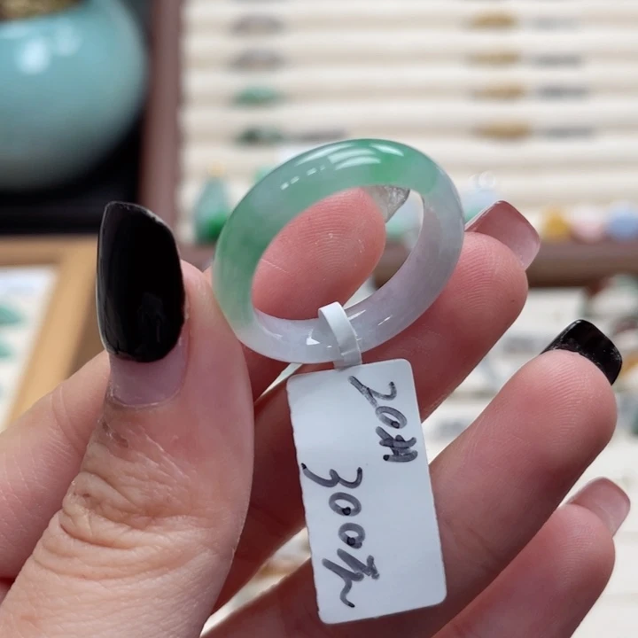 翡翠未镶嵌戒指a52港圈20阳绿春彩