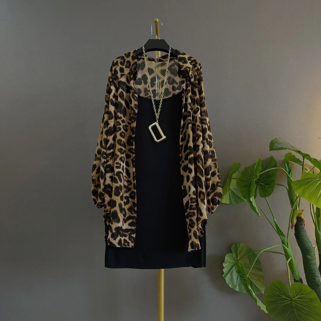 胖mm时尚翻领设计感前短后长微透长袖单件显瘦苹果型身材大码衬衫