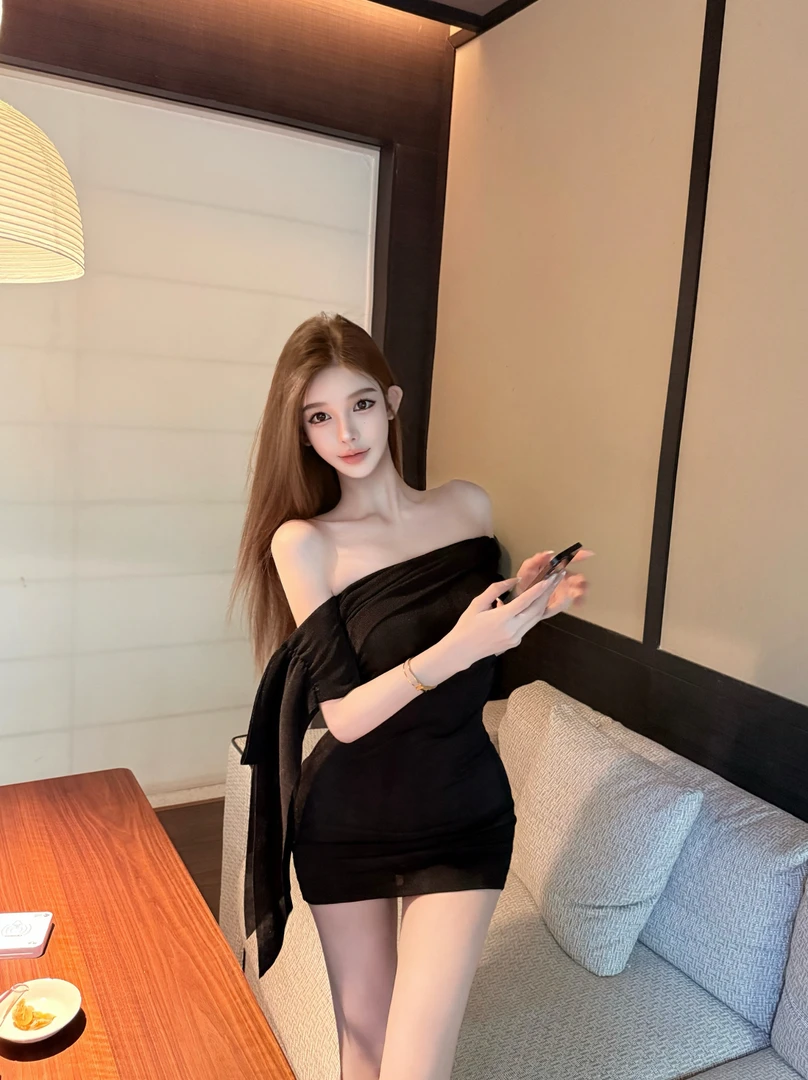 一字领飘带斜肩连衣裙女夏季辣妹风修身裙子黑色收腰紧身包臀短裙